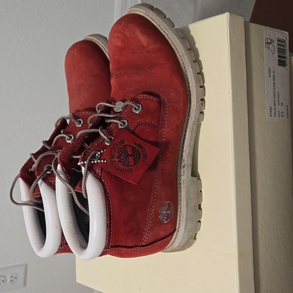 Timberland red lowtop boots - Picture 2 of 5